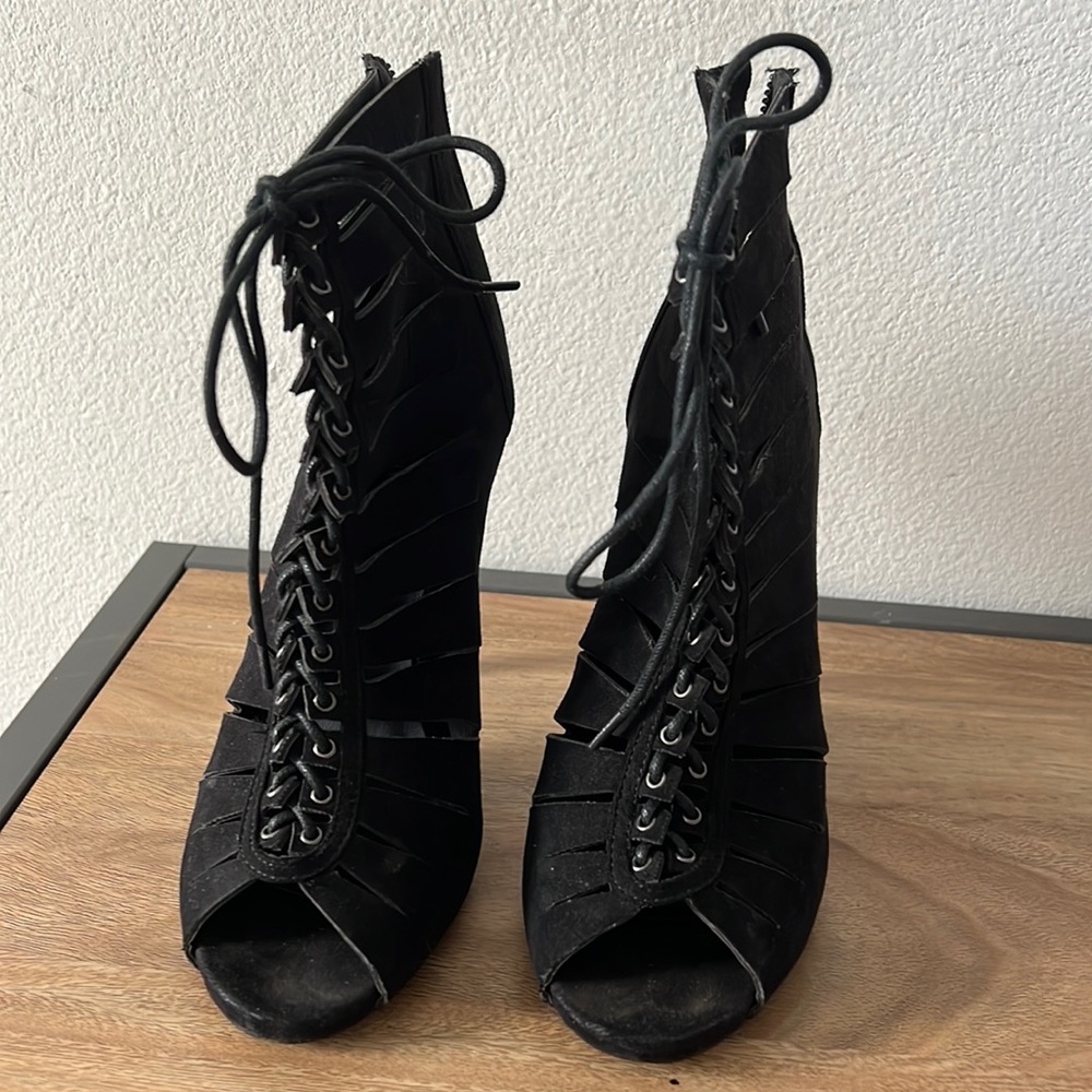 Ankle boots with box